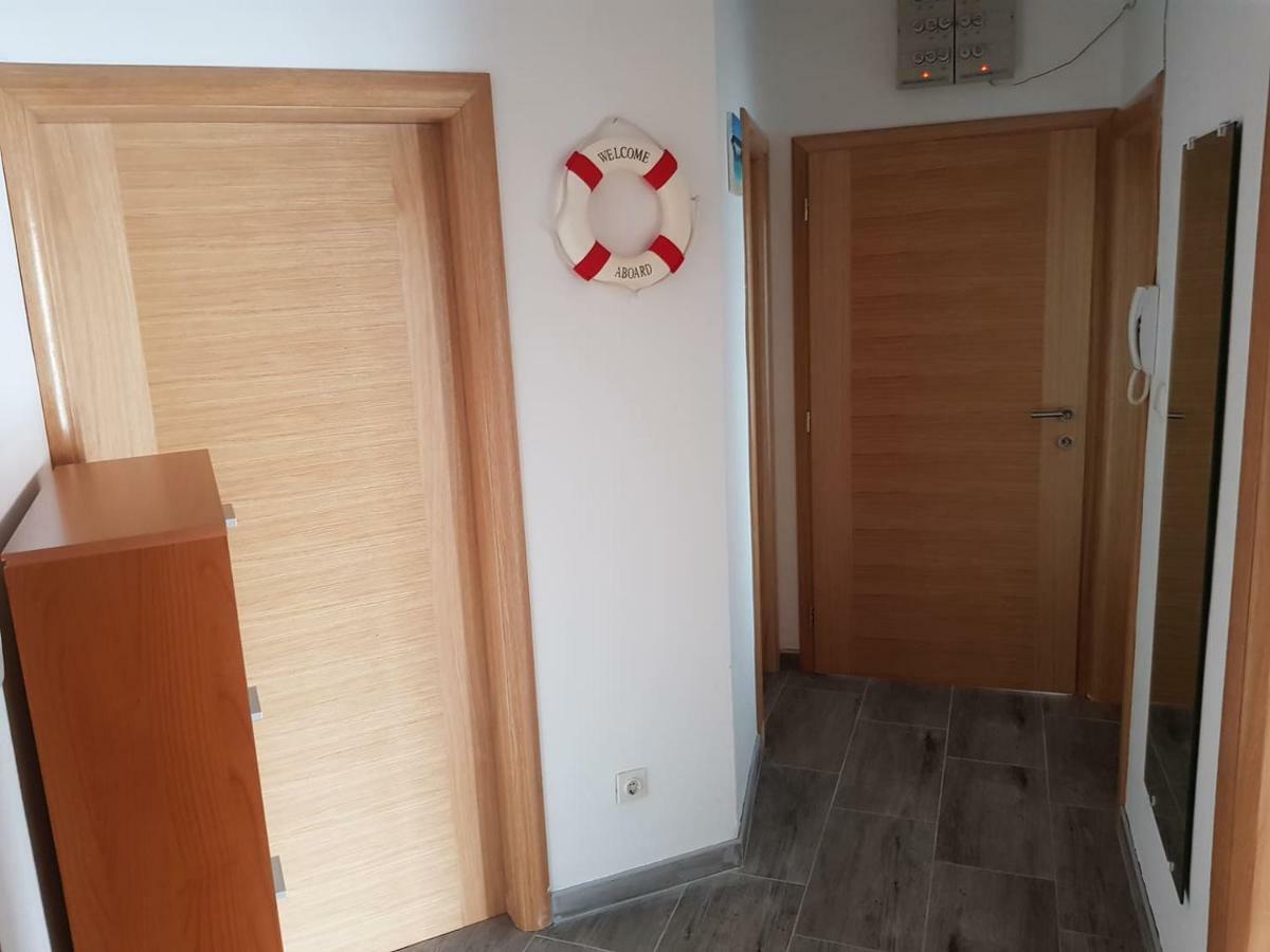 Apartment Doris กอสเตรนา ภายนอก รูปภาพ