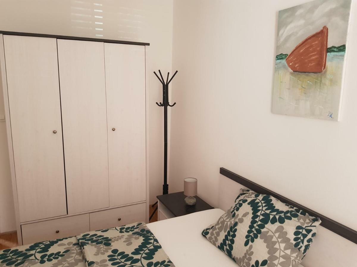 Apartment Doris กอสเตรนา ภายนอก รูปภาพ
