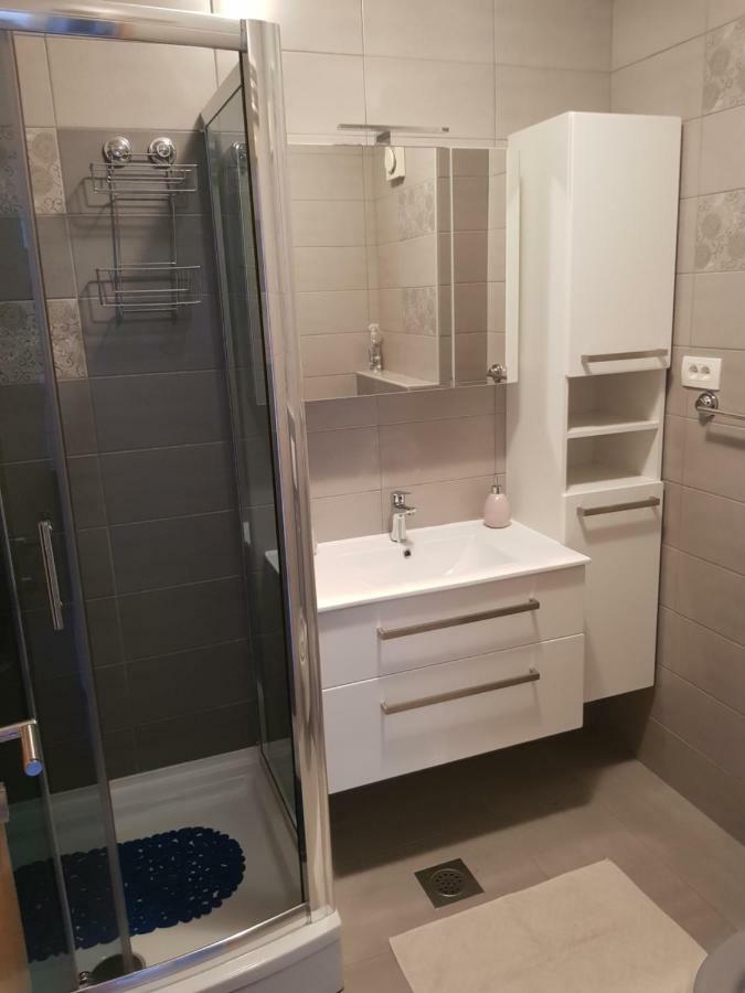 Apartment Doris กอสเตรนา ภายนอก รูปภาพ