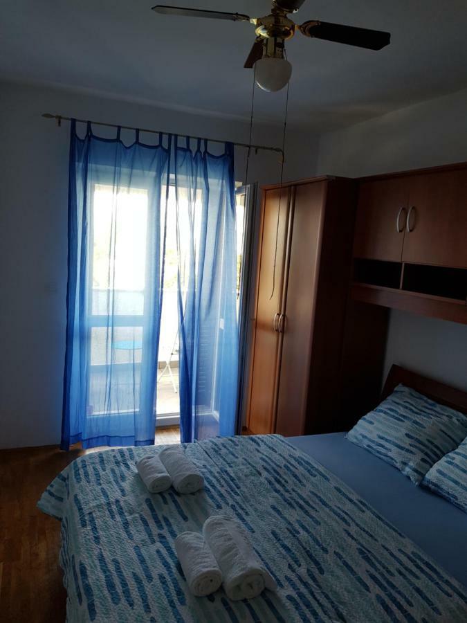 Apartment Doris กอสเตรนา ภายนอก รูปภาพ